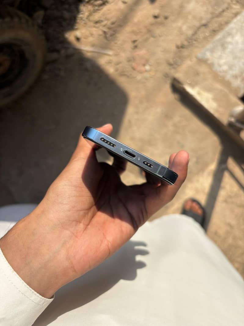 Apple iPhone 13 Pro 3