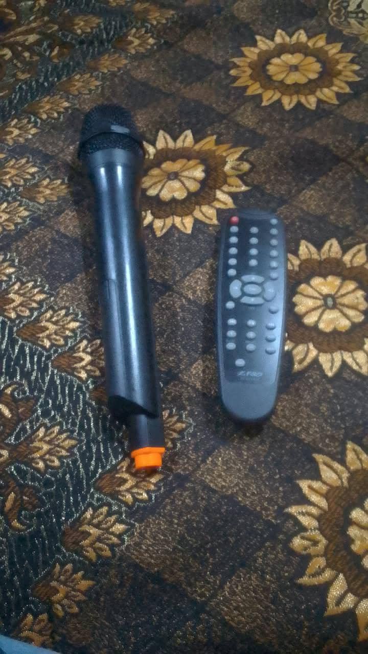 Bluetooth plus wireless mic remote control 2