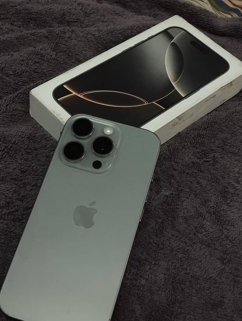 Apple iPhone 16 Pro 3