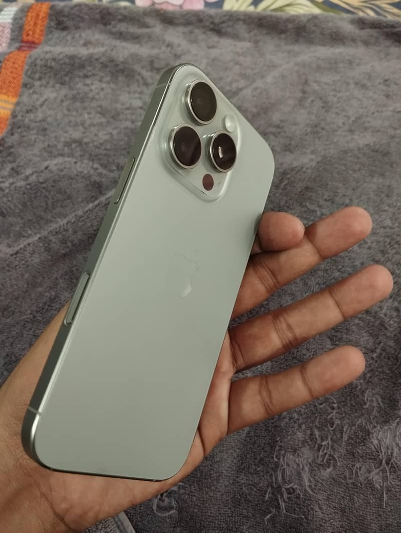 Apple iPhone 16 Pro 6