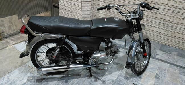 LUSH CONDITION BIKE 2016 MODEL ALL PUNJAB NUMBER PHONE 318/5192424
