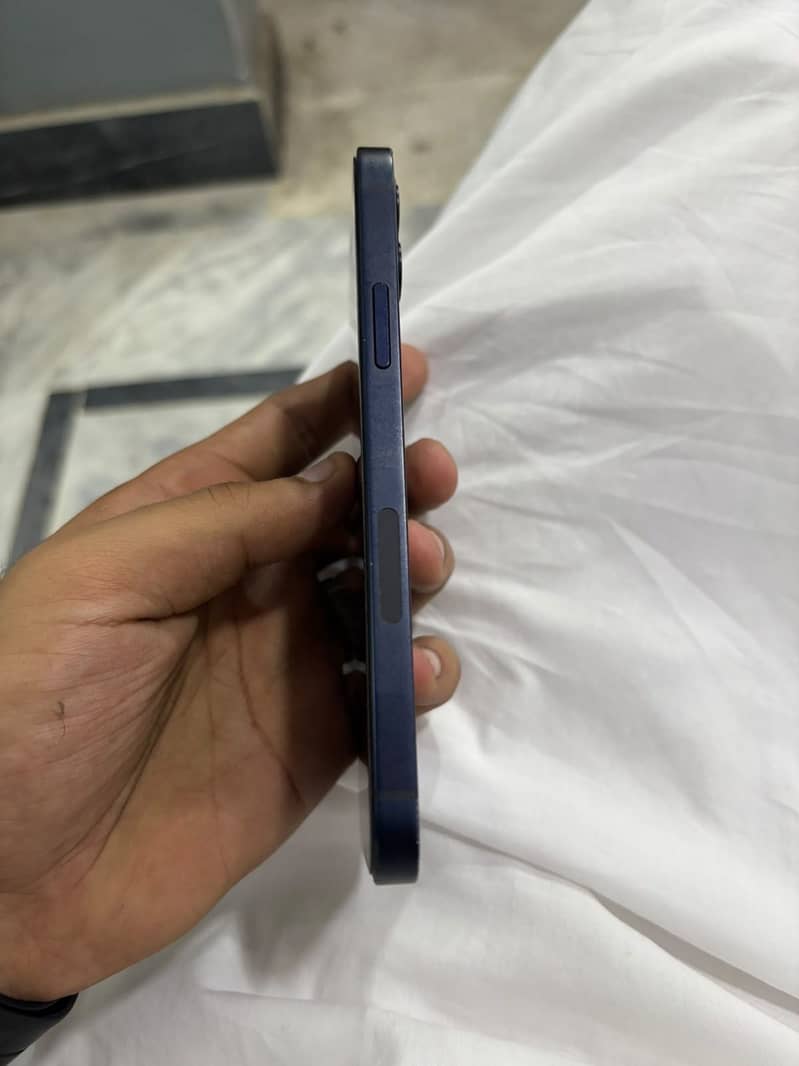 Apple iPhone 12 2