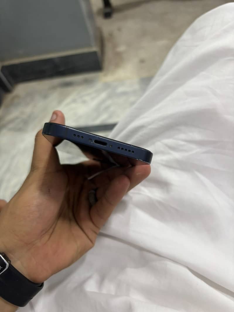 Apple iPhone 12 5
