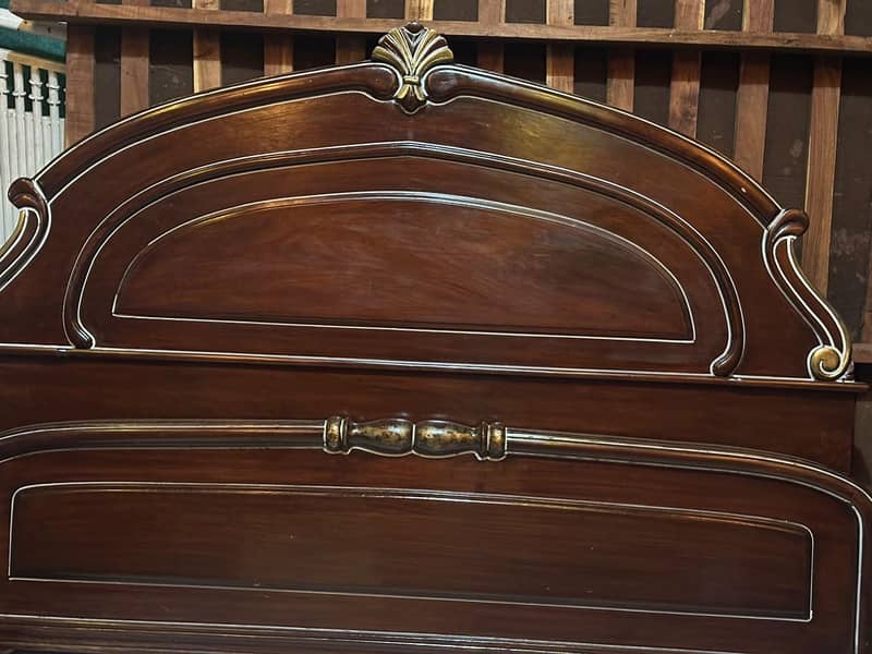 King size bed - Good condition 3