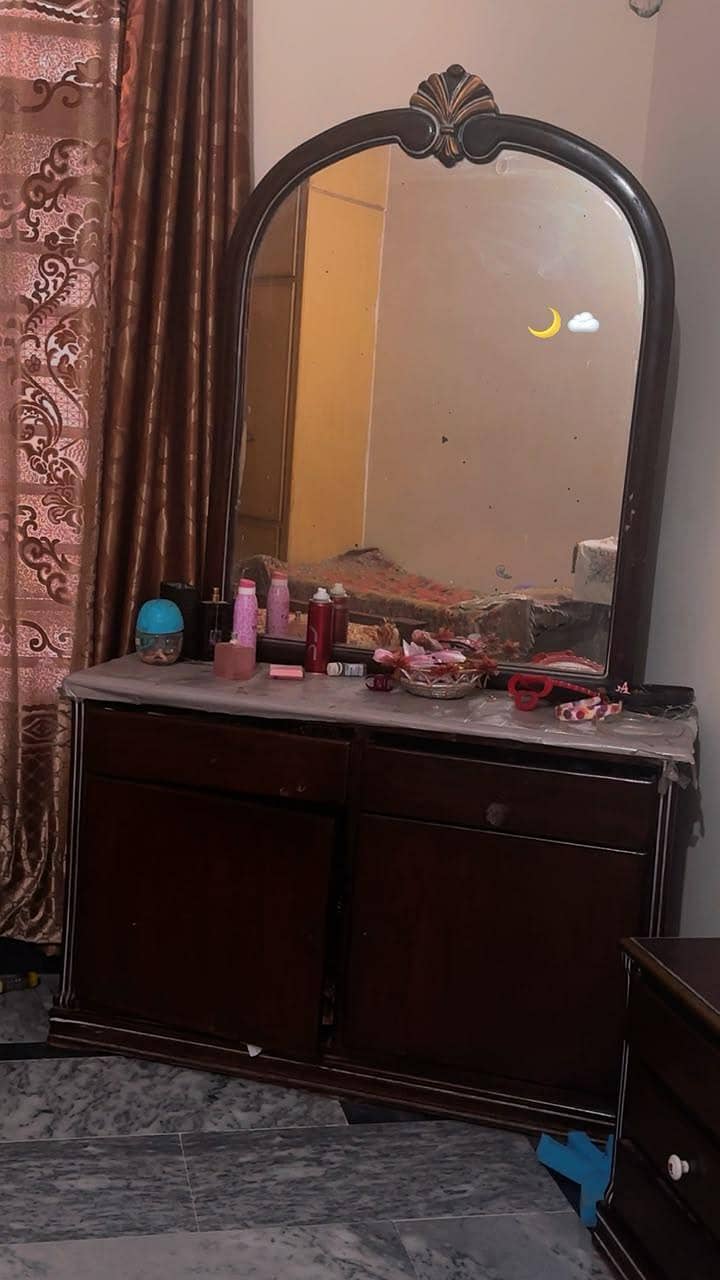 King size bed - Good condition 4