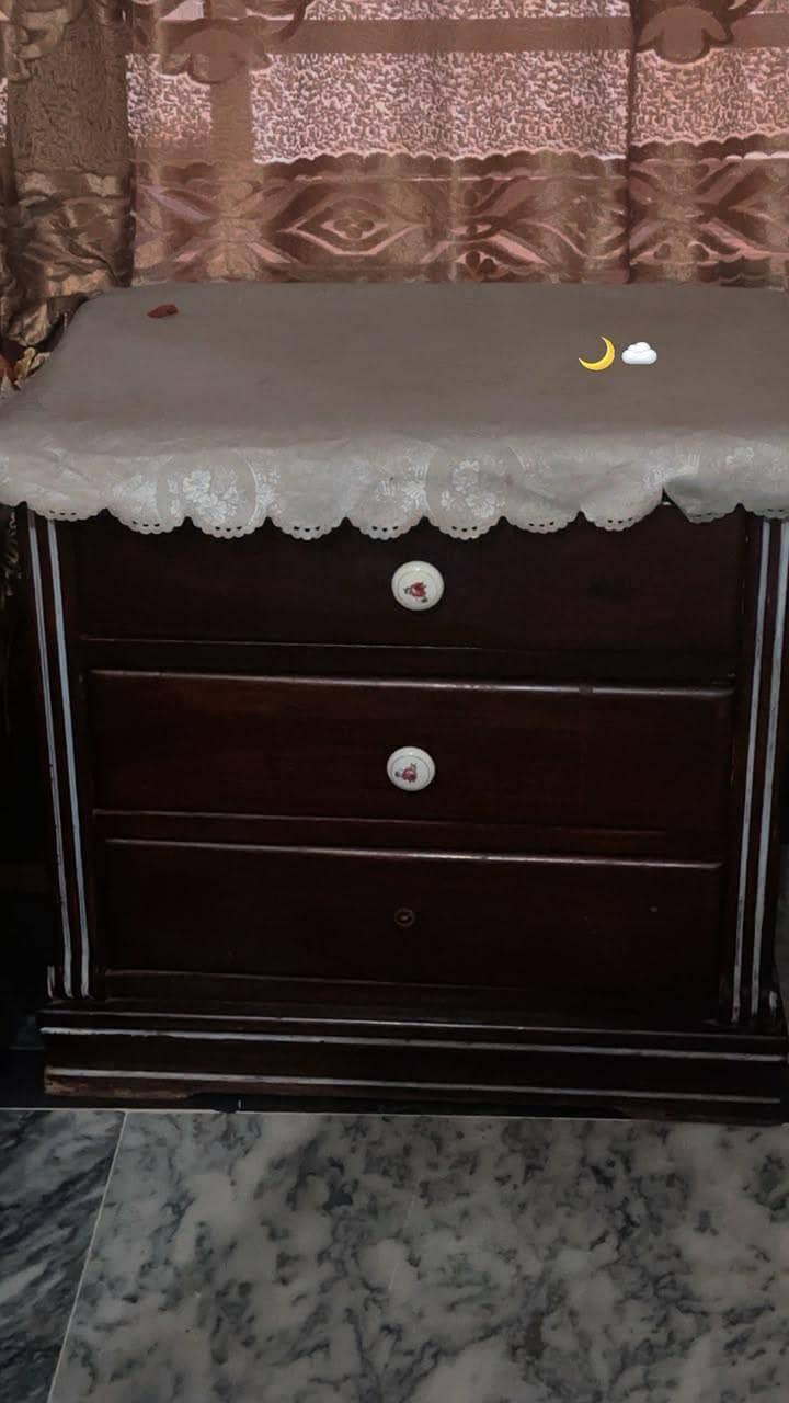King size bed - Good condition 5