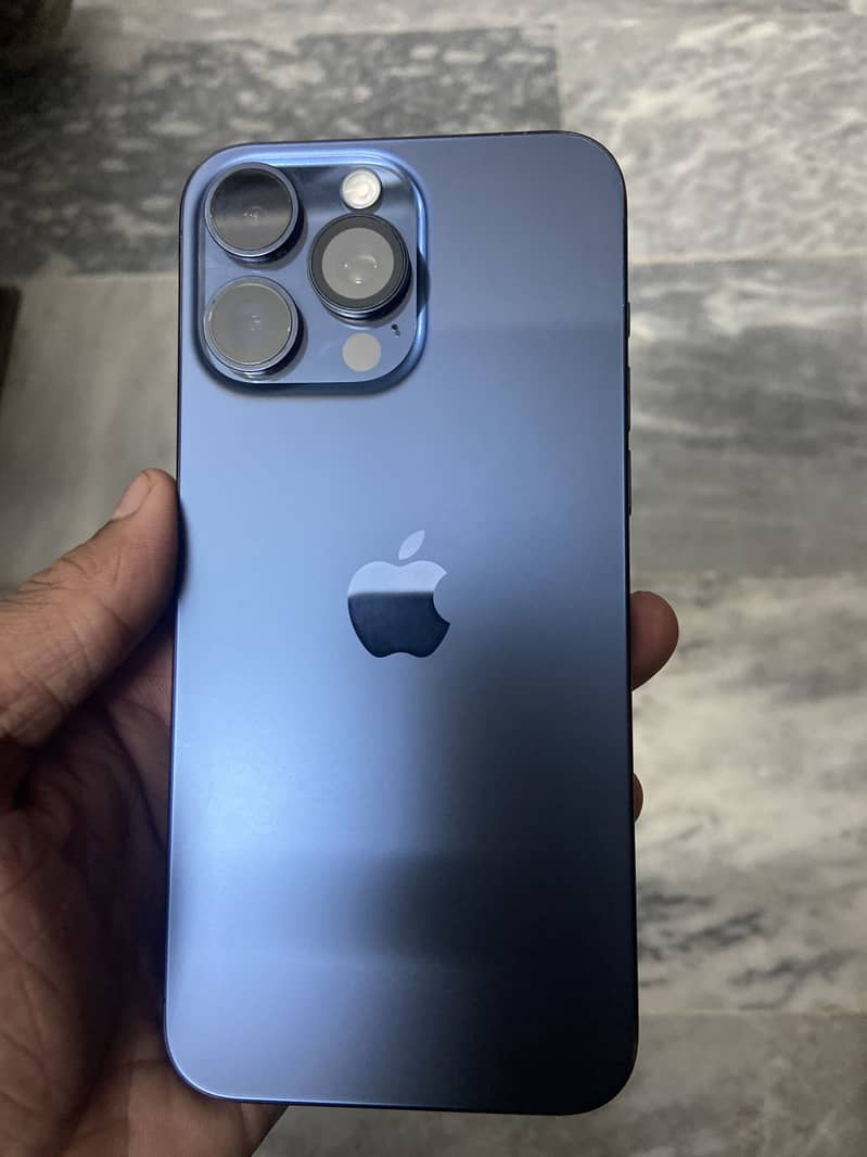 Apple iPhone 15 Pro Max 0