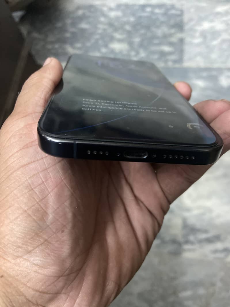 Apple iPhone 15 Pro Max 2