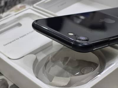 Apple iPhone SE 3(2022) jv
