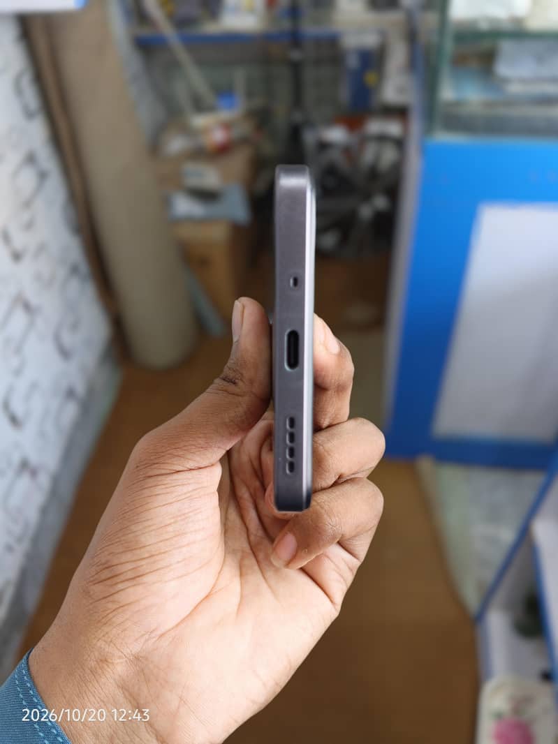 Realme C75 4