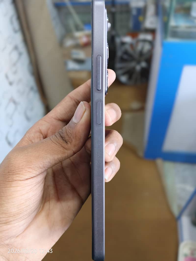 Realme C75 6