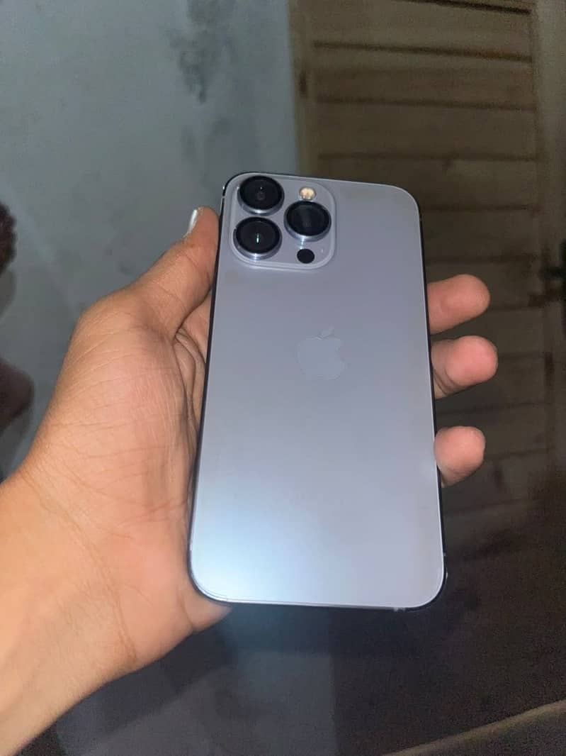 Apple iPhone 13 Pro 0