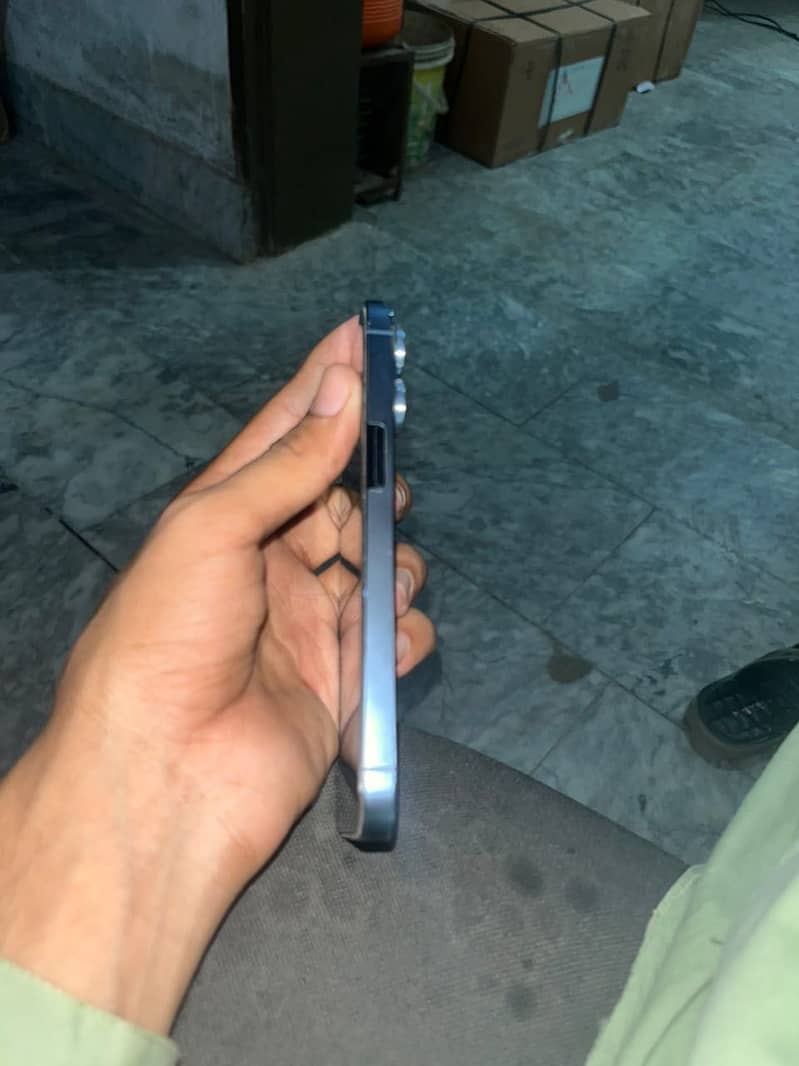 Apple iPhone 13 Pro 2