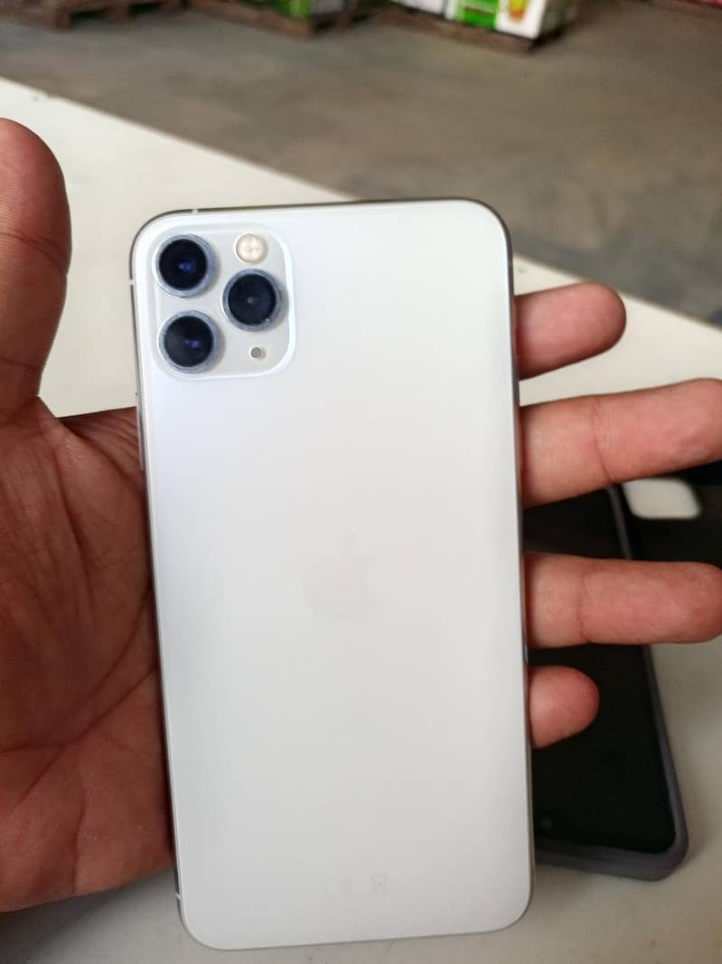 Apple iPhone 11 Pro Max 1
