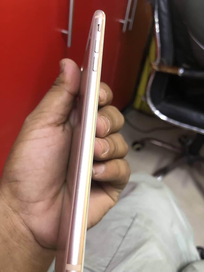 Apple iPhone 8 Plus 0