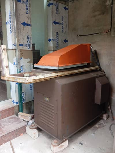 Automatic cutting press