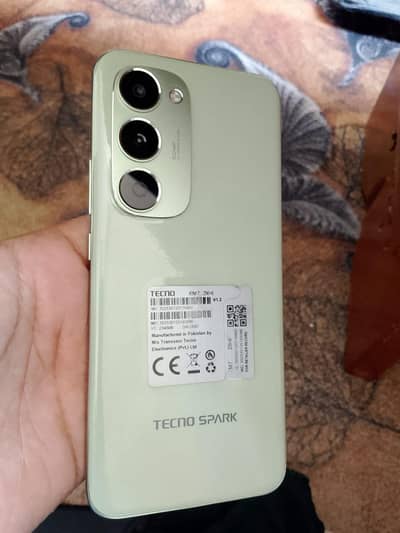 SELLING Tecno CAMON 40 Pro plus (8/256 GB)