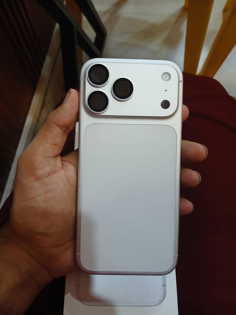 Apple iPhone 17 Pro Max 0