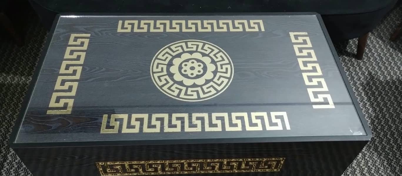 black table 0