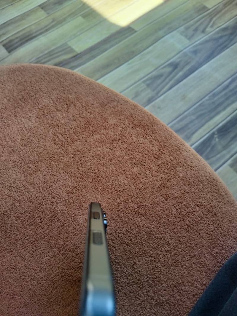 Apple iPhone 16 1