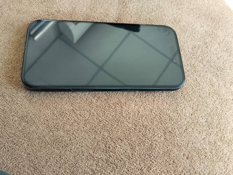 Apple iPhone 16 2