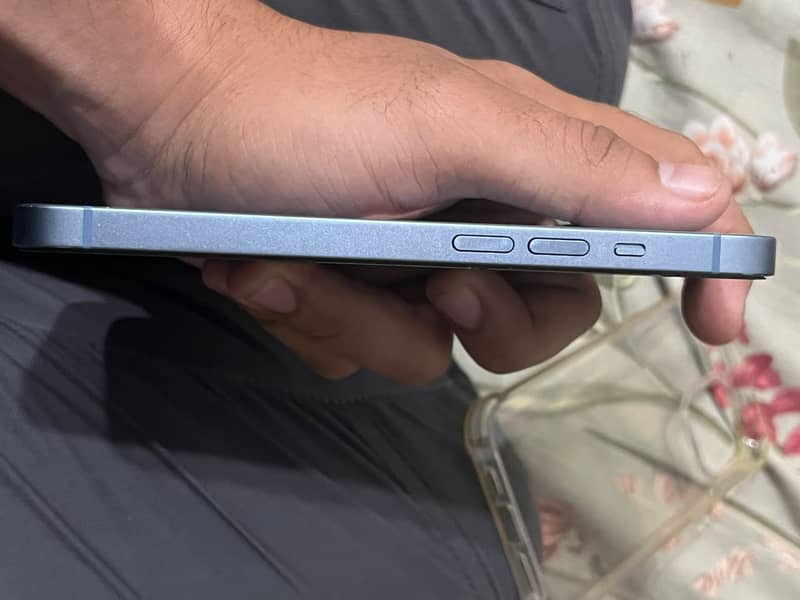 Apple iPhone 14 3