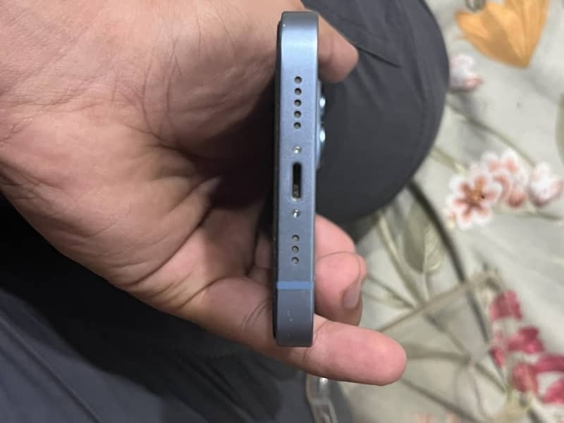 Apple iPhone 14 4