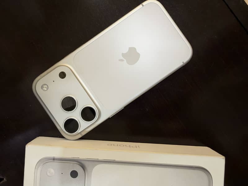 Apple iPhone 17 Pro 2