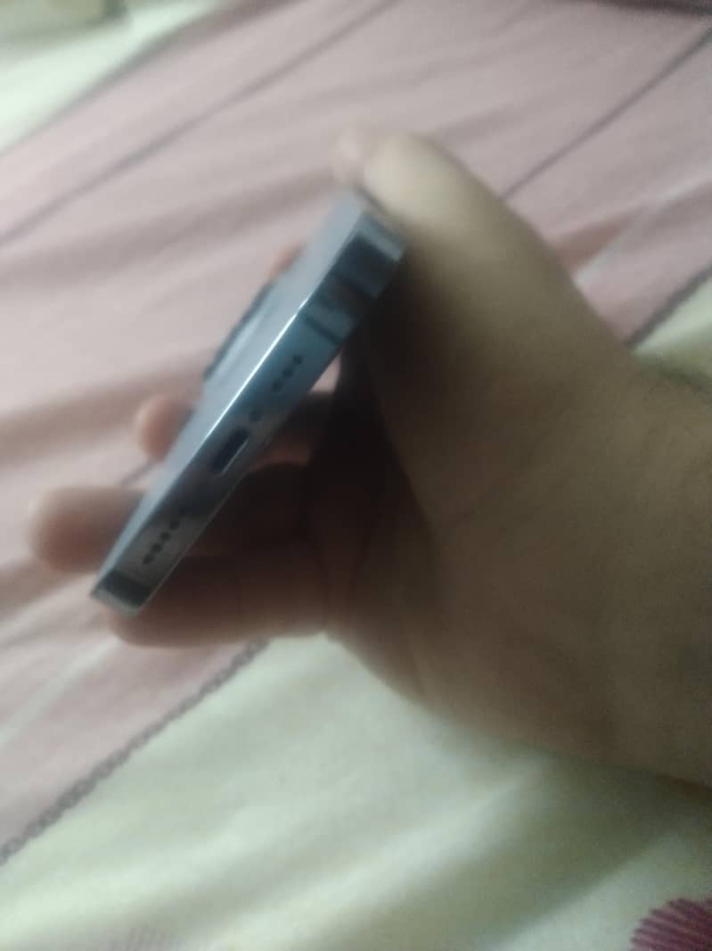Apple iPhone 13 Pro 3