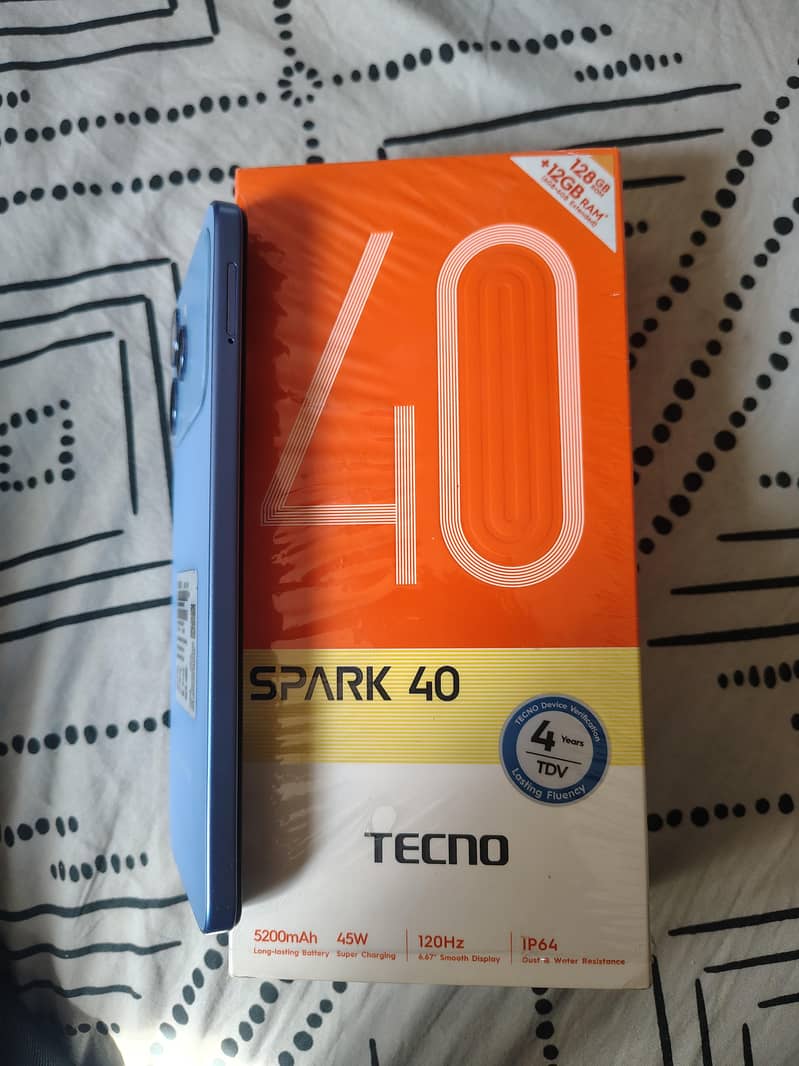 Tecno Spark 40 4