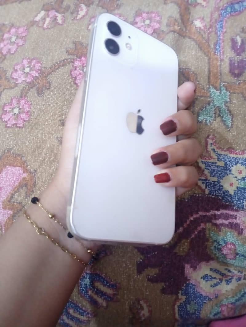 Apple iPhone 12 1