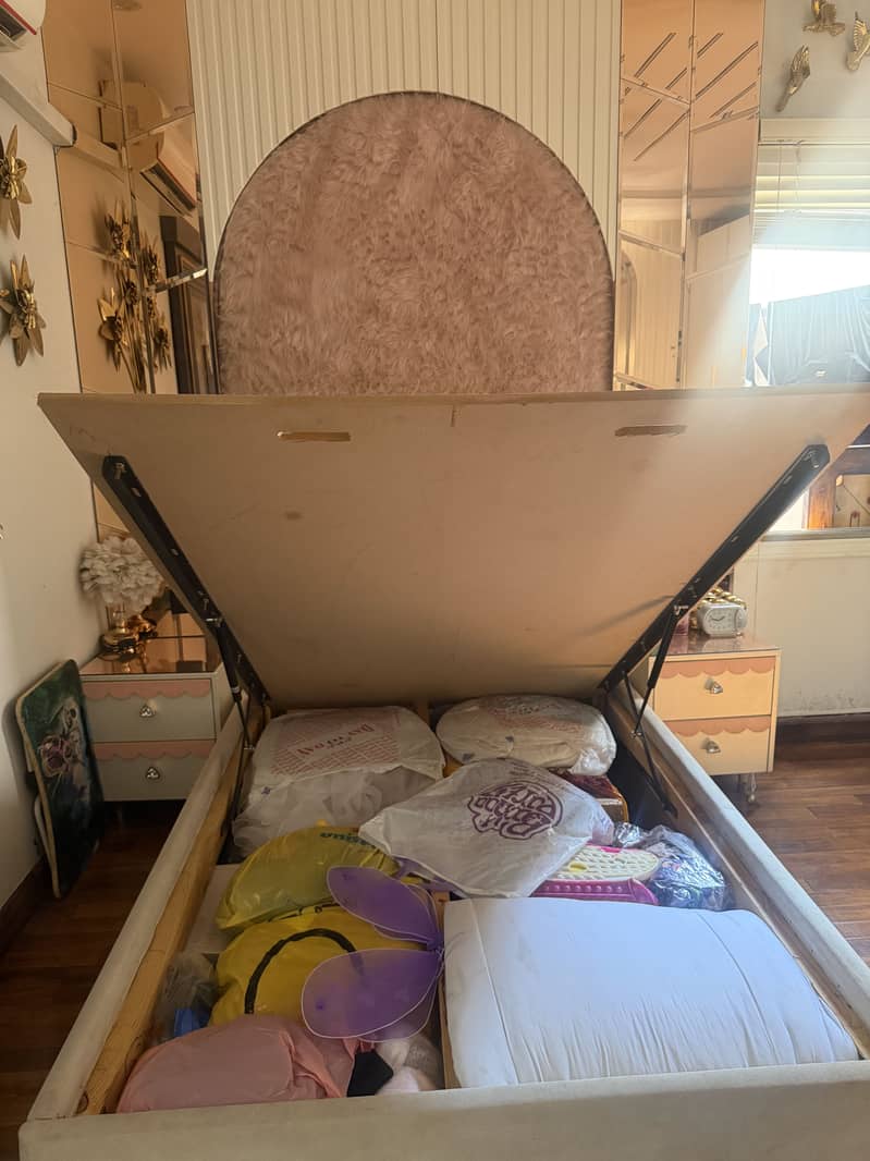 Single bed 0