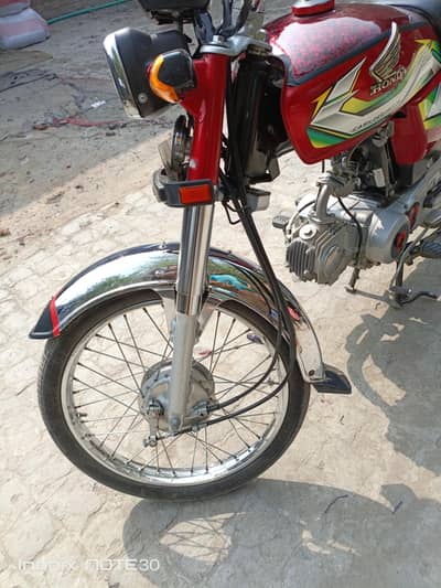 one hand use acchi condition mein Honda 70 for sale