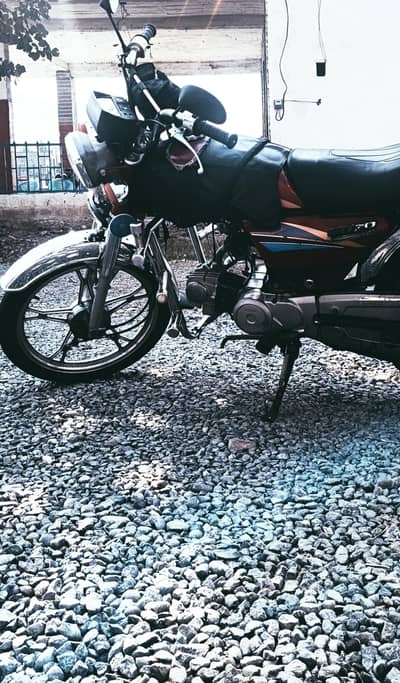 HONDA cd70