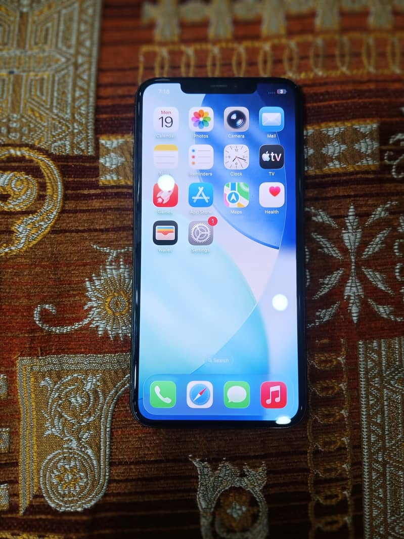 Apple iPhone 11 Pro Max 2