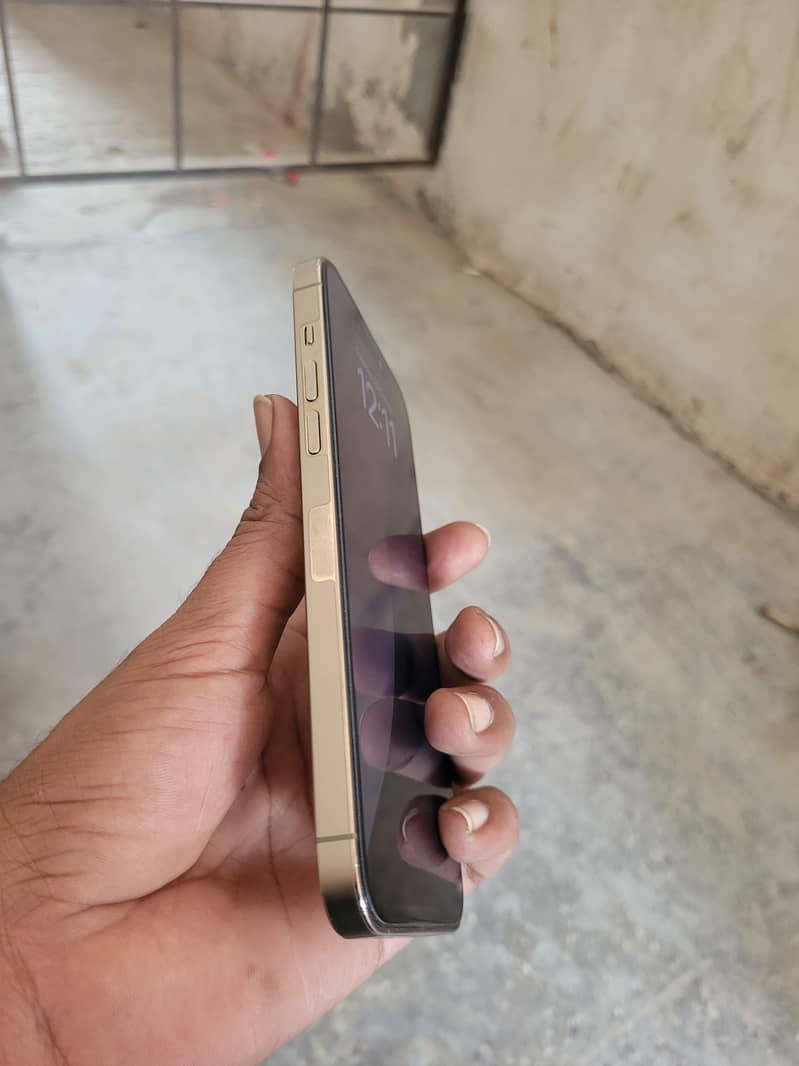 Apple iPhone 14 Pro Max 2