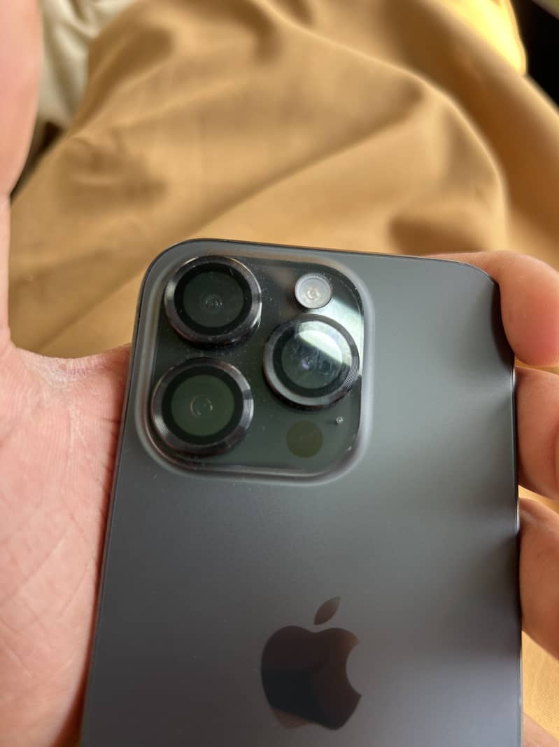 Apple iPhone 15 Pro 2