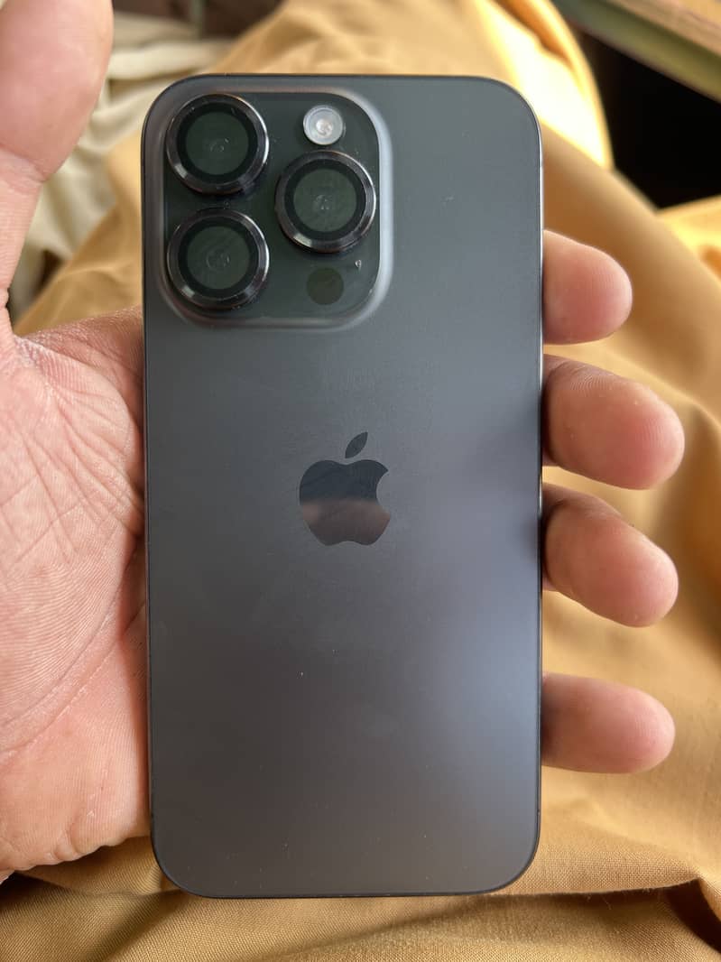 Apple iPhone 15 Pro 3
