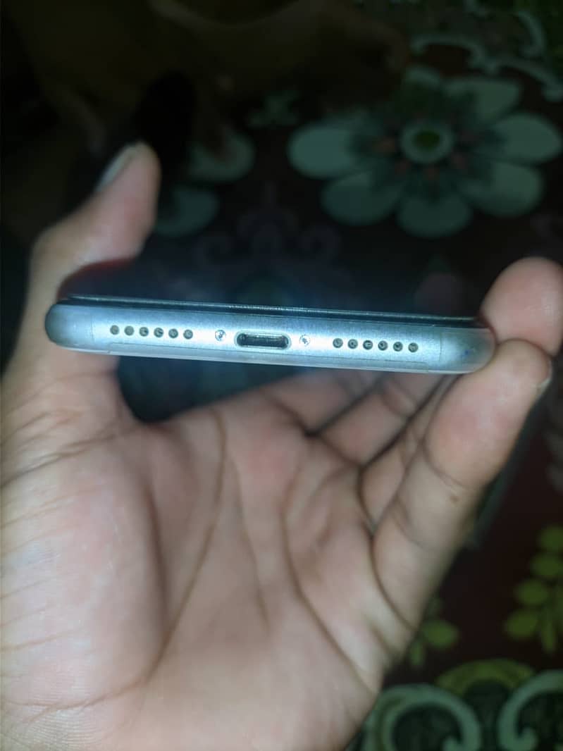 Apple iPhone XR 1