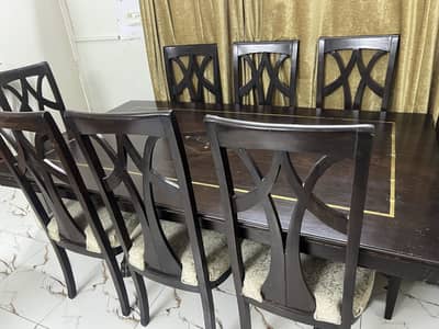 Dinning table for sale
