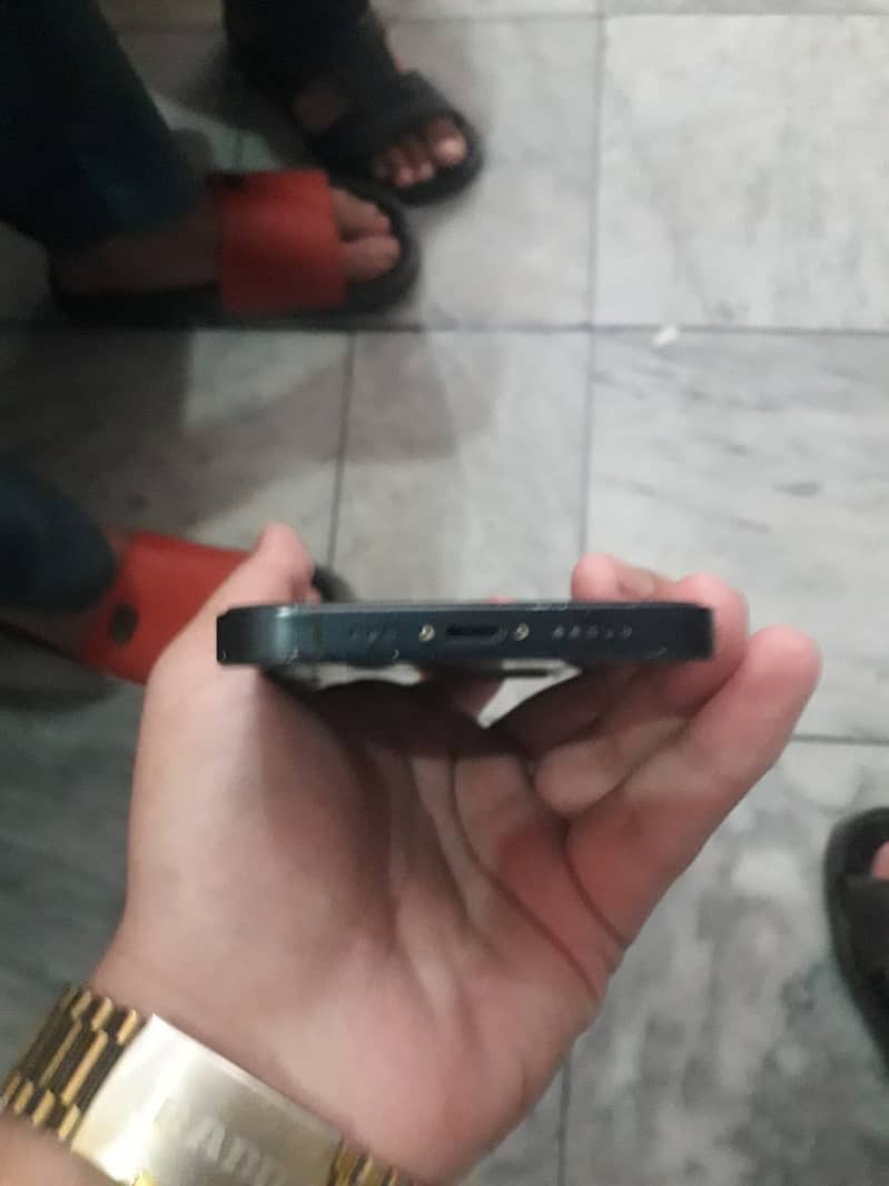 Apple iPhone 12 1