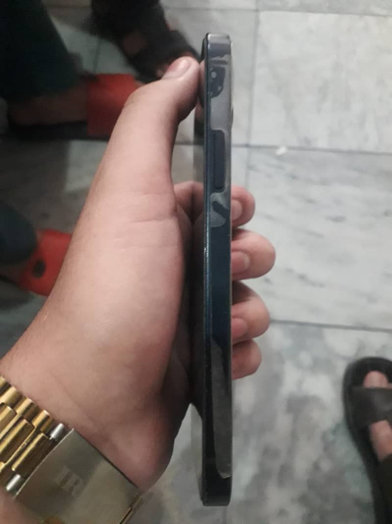 Apple iPhone 12 3