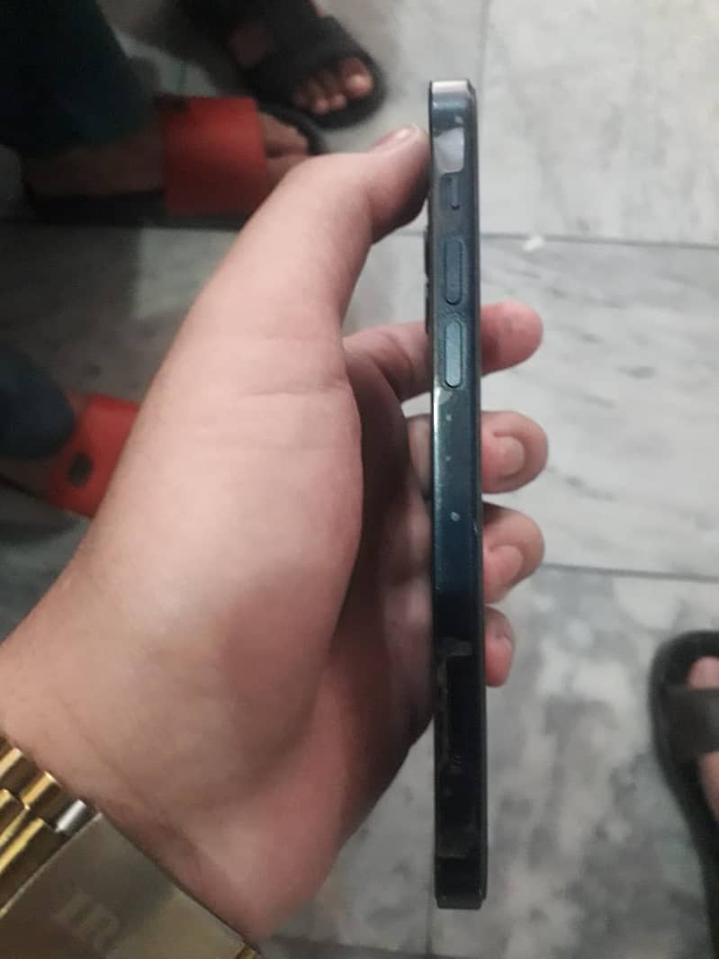 Apple iPhone 12 5