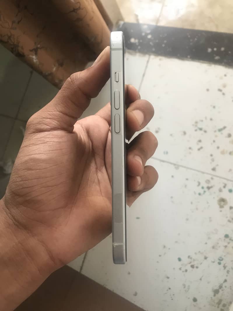 Apple iPhone 15 1
