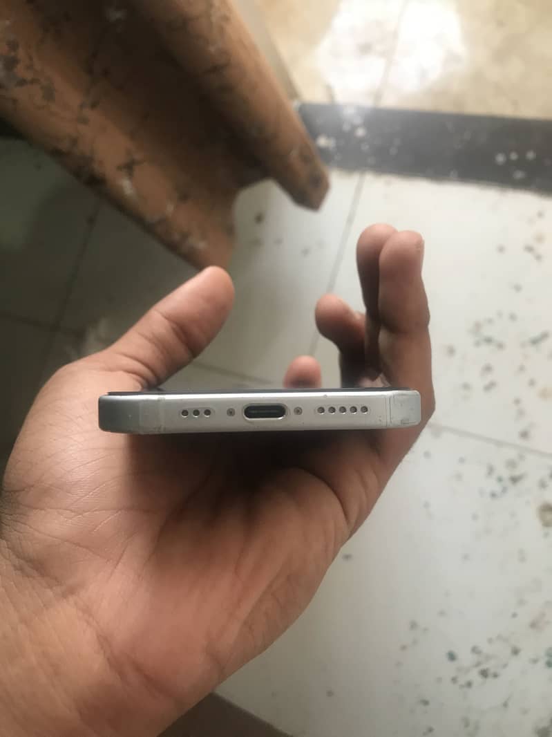 Apple iPhone 15 2