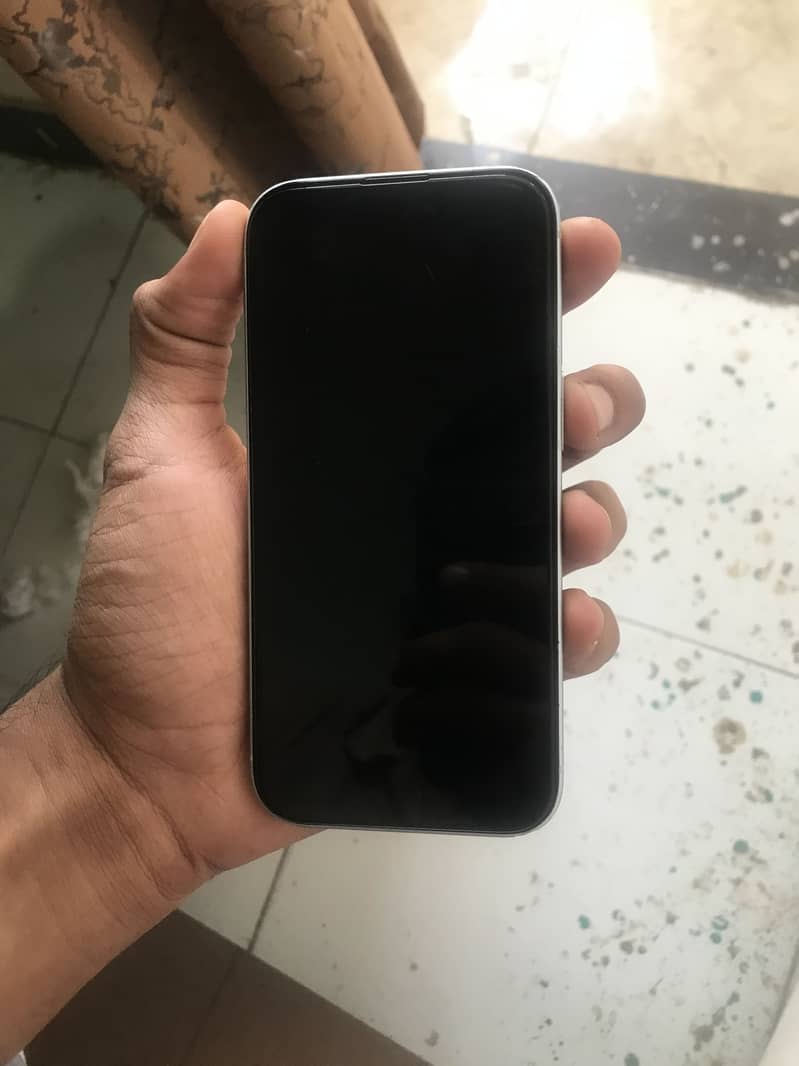 Apple iPhone 15 6