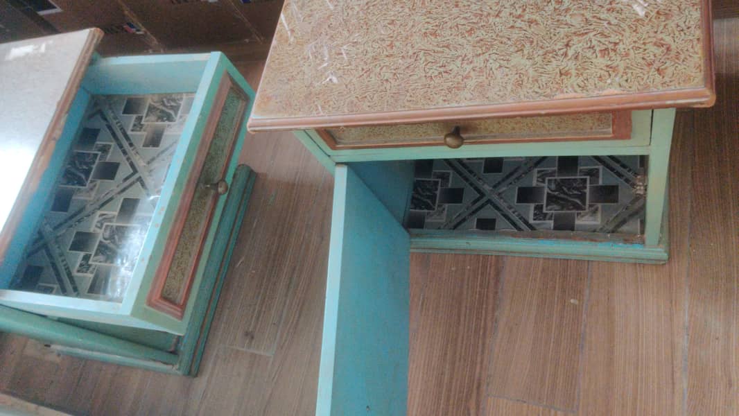Queen bed with free furniture 3