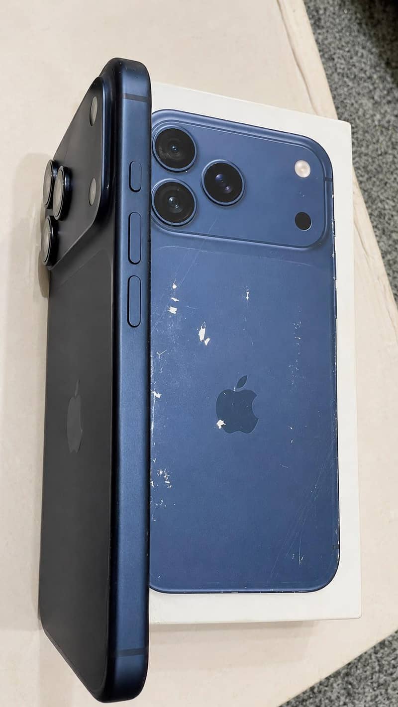 Apple iPhone 17 Pro Max 2