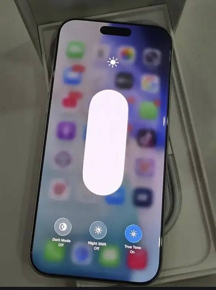 Apple iPhone 17 Pro Max 1