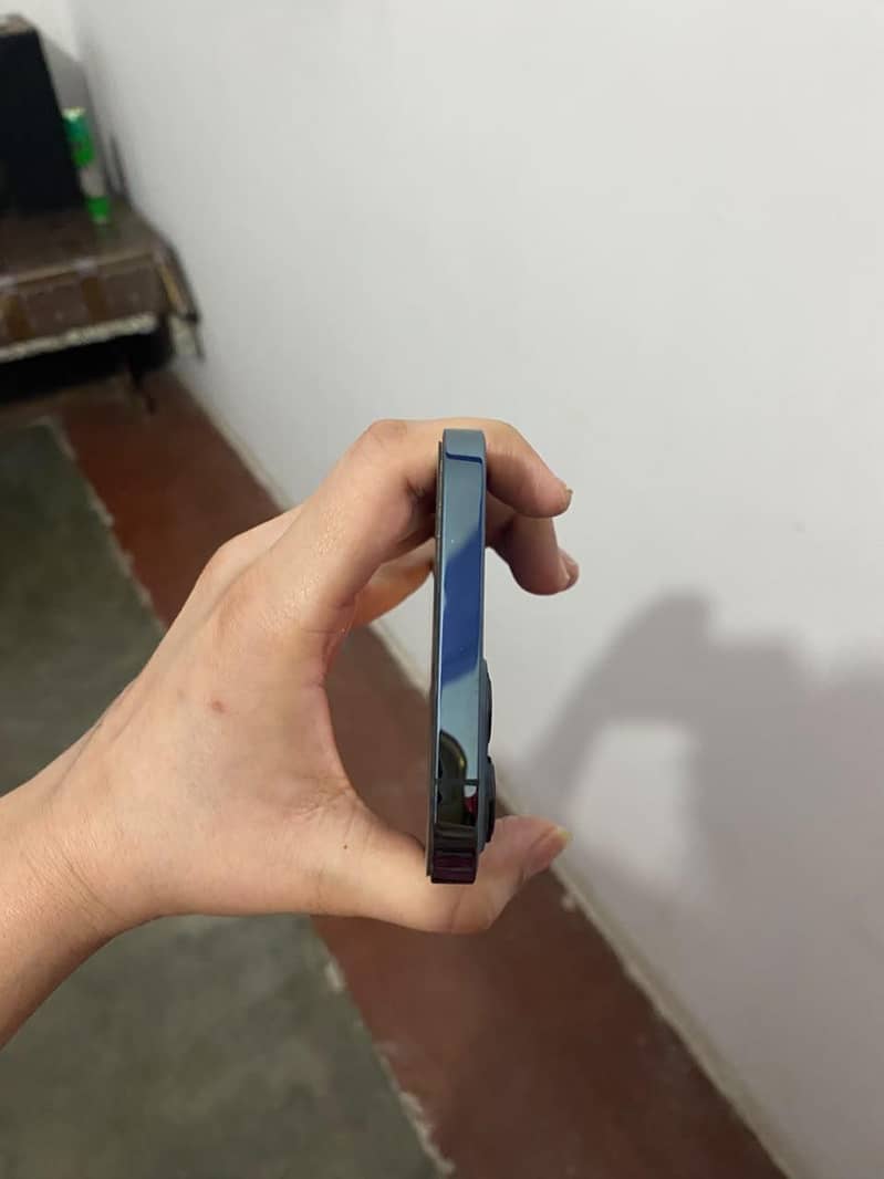 Apple iPhone 12 Pro Max 4